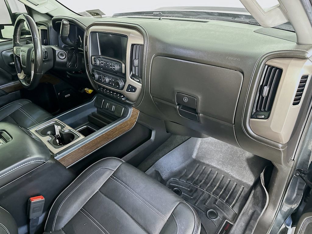 Used 2018 GMC Sierra 2500 Denali w/ Duramax Plus Package AWD/4WD image 30