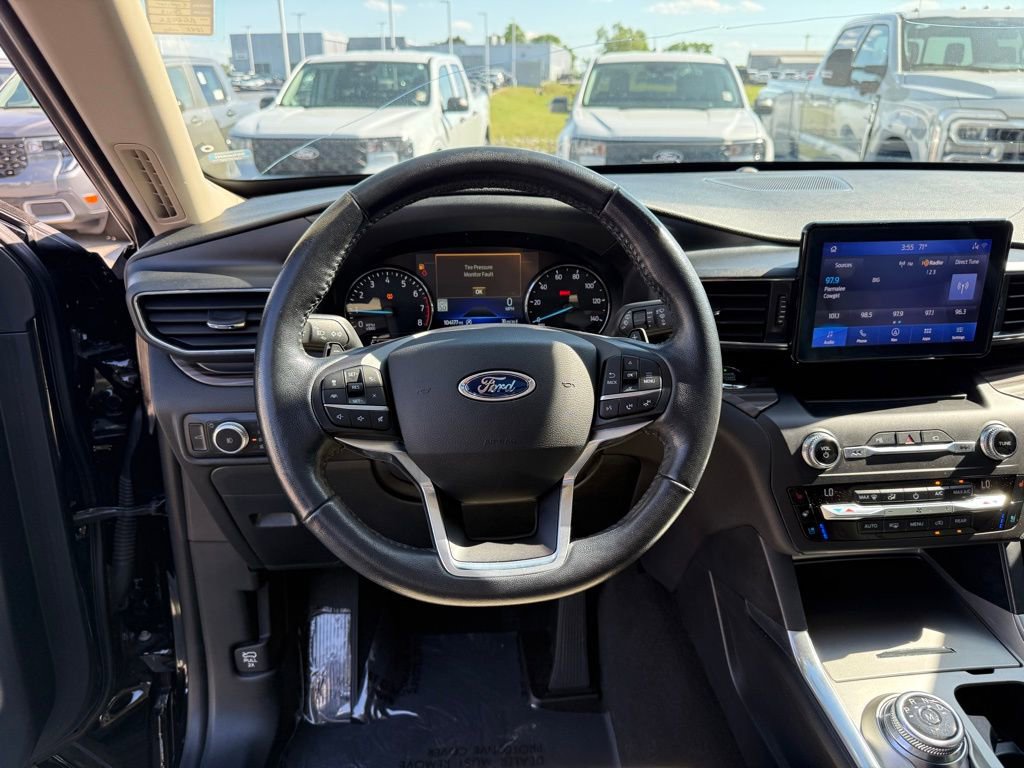 Used 2020 Ford Explorer Limited RWD image 16