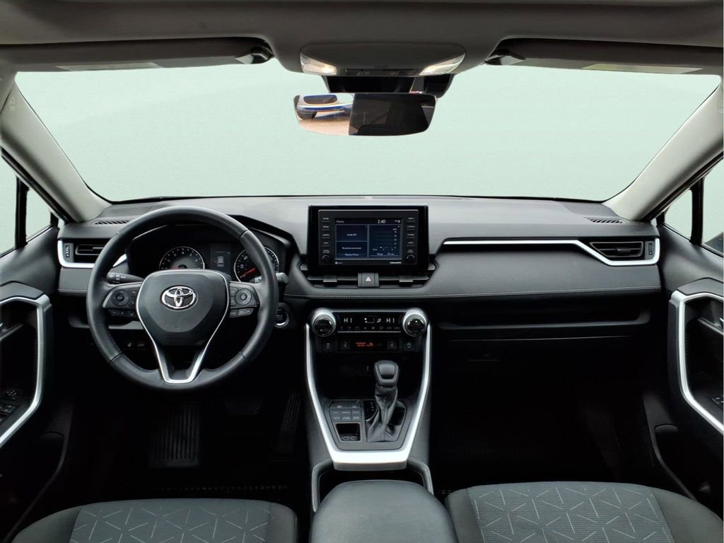 Used 2022 Toyota RAV4 XLE w/ Convenience Package image 21