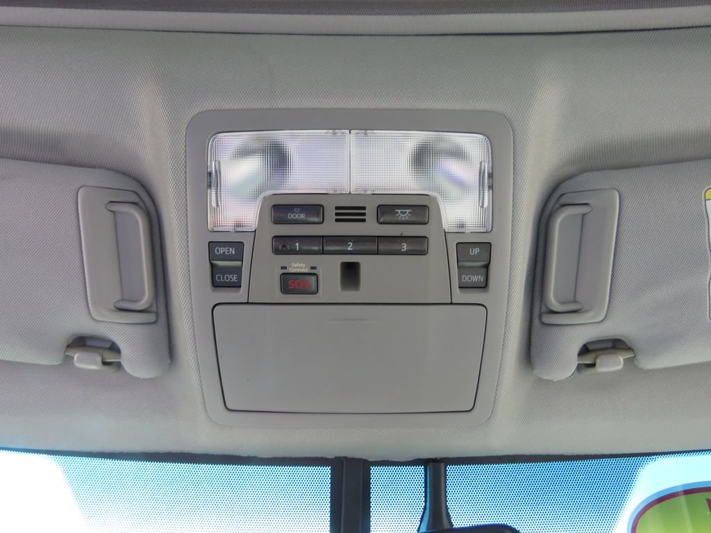Used 2014 Toyota Camry XLE w/ Leather Package FWD image 27