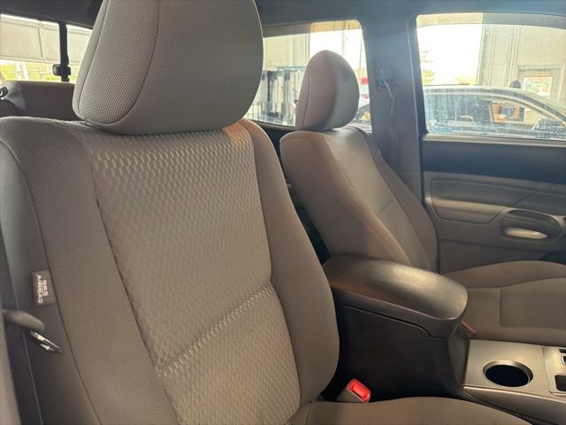 Used 2014 Toyota Tacoma 4x4 Double Cab w/ SR5 Package image 26