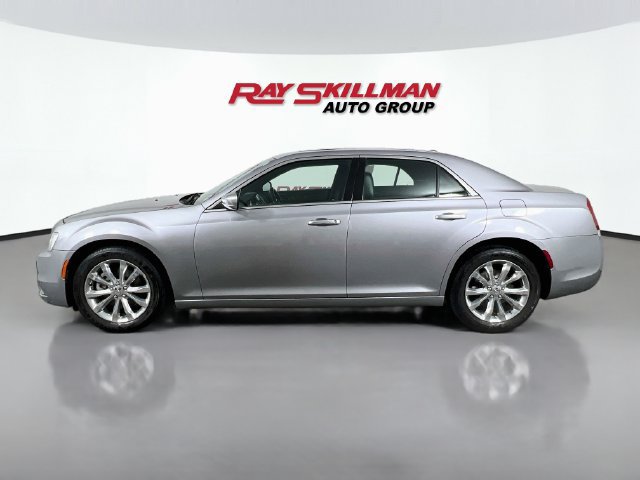 Used 2015 Chrysler 300 C Platinum AWD/4WD image 4