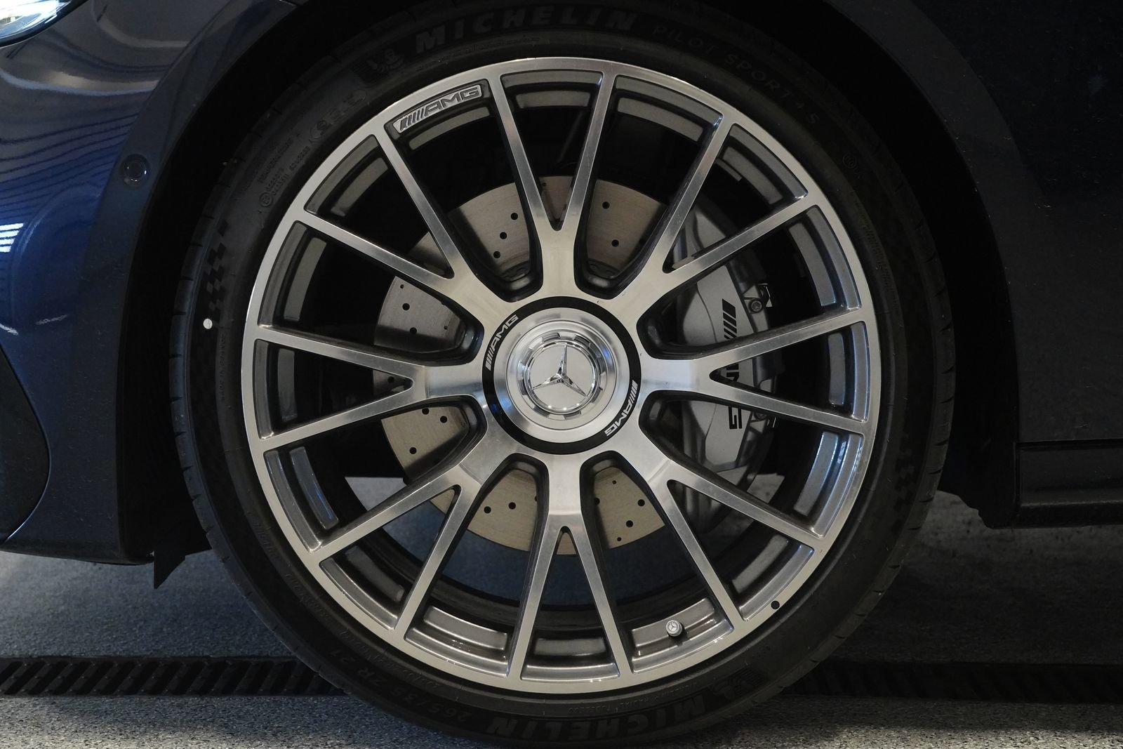New 2026 Mercedes-Benz E 53 AMG e 4MATIC Sedan image 11
