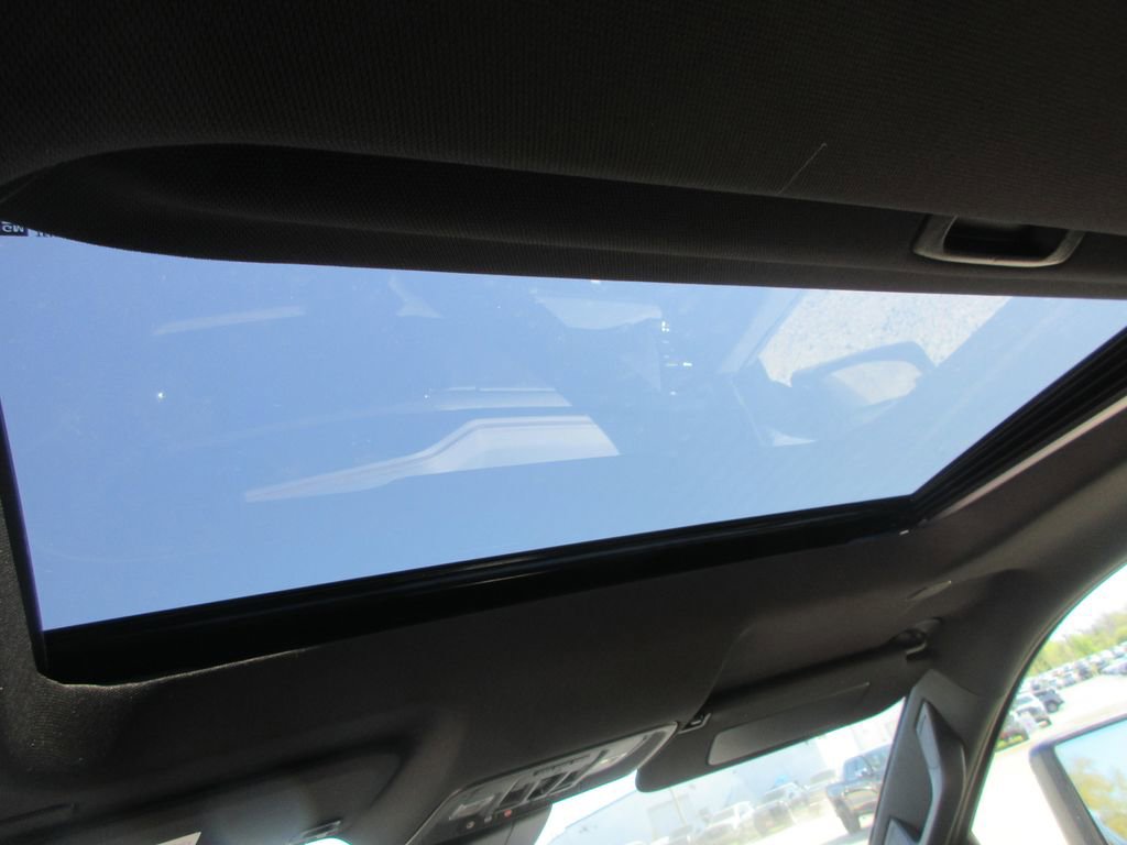 New 2026 GMC Sierra 2500 AT4 w/ AT4 Premium Plus Package AWD/4WD image 17