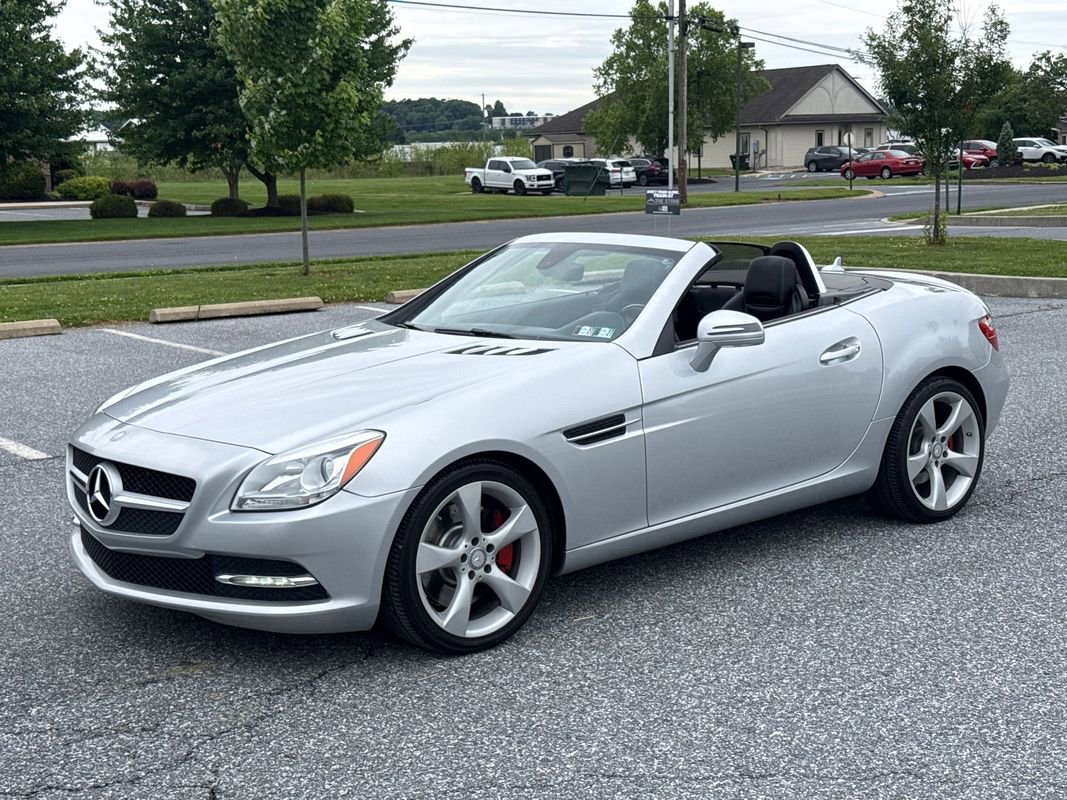 Used 2012 Mercedes-Benz SLK 350 image 4