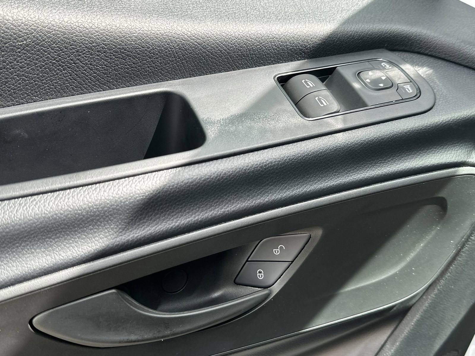 Used 2023 Mercedes-Benz Sprinter 3500 image 17