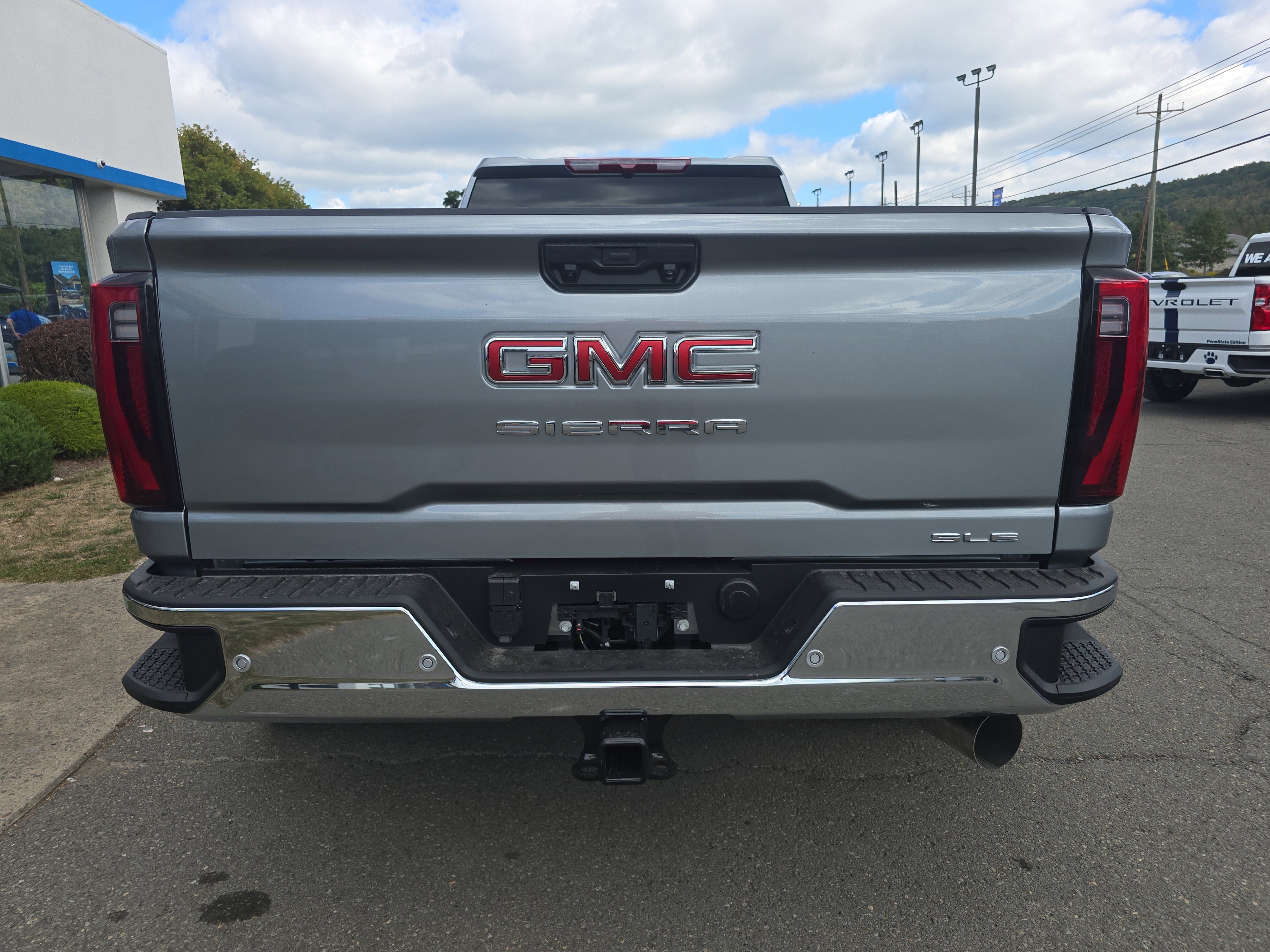 New 2026 GMC Sierra 3500 SLE w/ SLE Value Package image 4