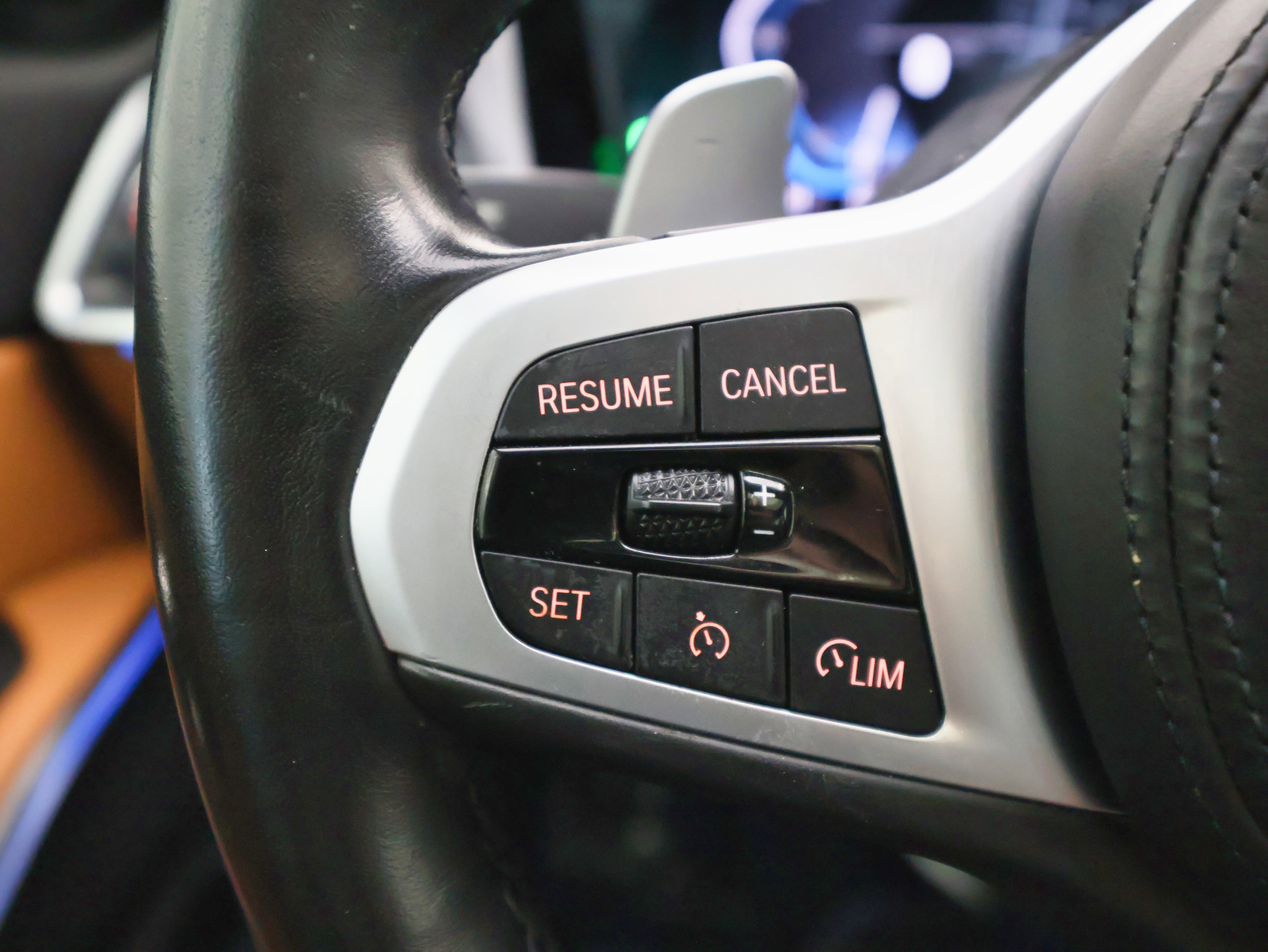 Used 2022 BMW 330e xDrive w/ M Sport Package image 31