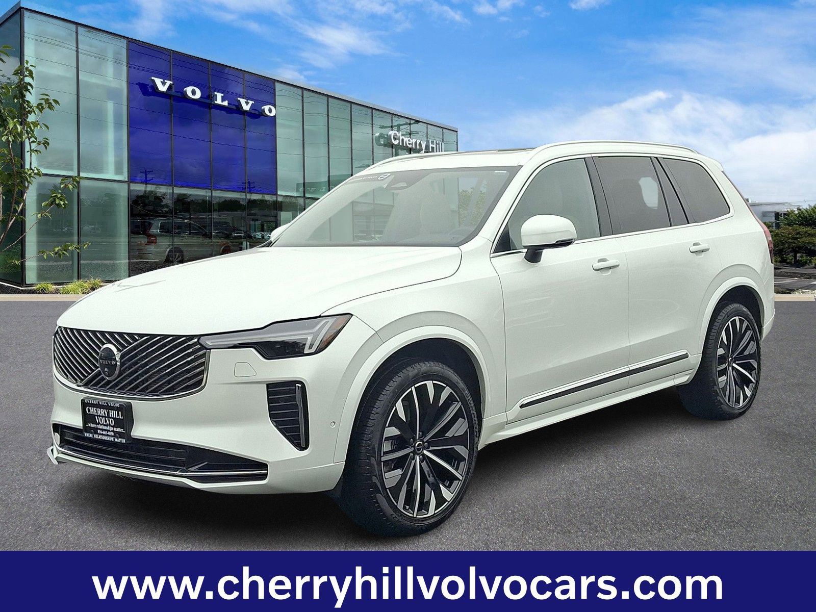 Certified 2025 Volvo XC90 B5 Plus image 3