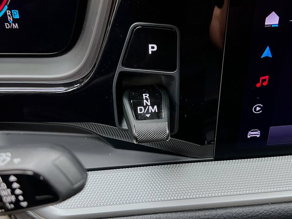 Certified 2025 Porsche Cayenne E-Hybrid Coupe AWD/4WD image 19