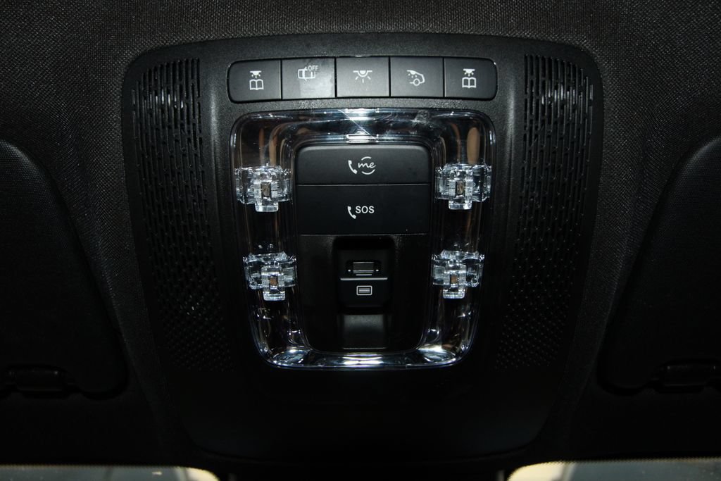 Used 2022 Mercedes-Benz GLB 250 4MATIC image 19
