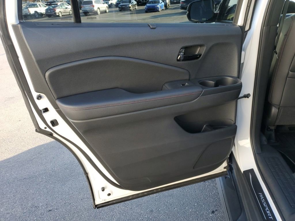 Certified 2024 Honda Passport Black Edition image 25