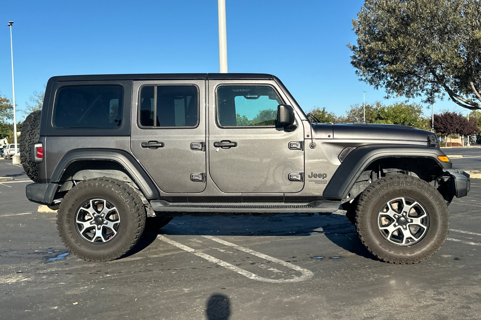 Used 2021 Jeep Wrangler Unlimited Sport AWD/4WD image 3