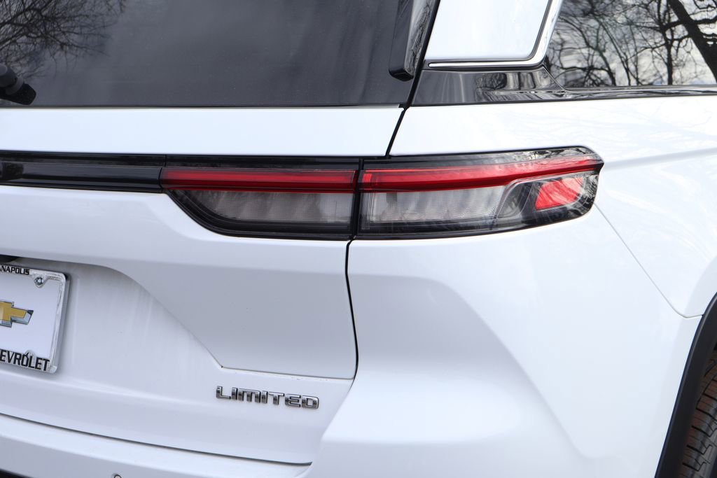 Used 2024 Jeep Grand Cherokee Limited image 8