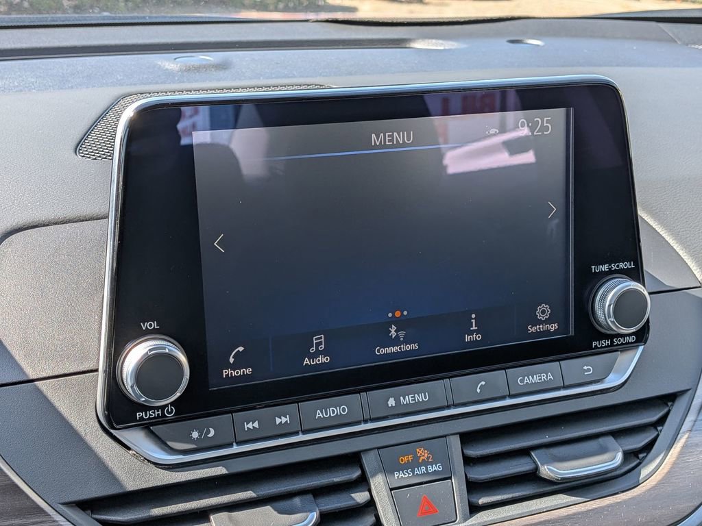 Used 2025 Nissan Altima 2.5 SV image 18