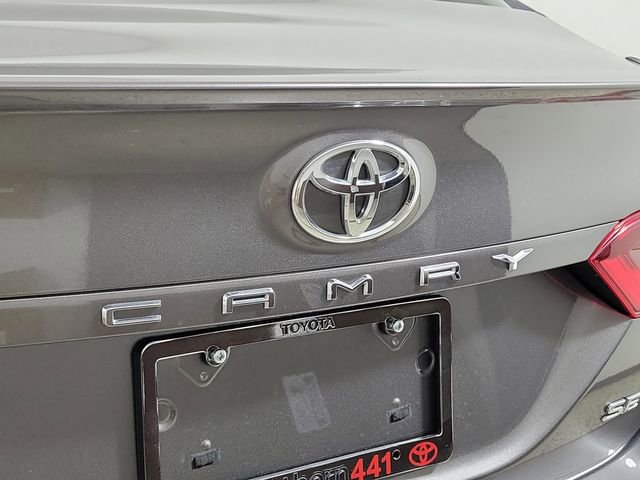 Used 2021 Toyota Camry SE FWD image 9