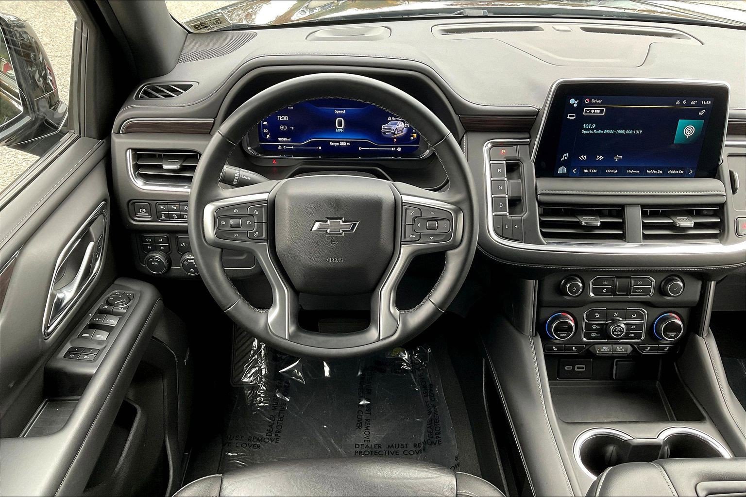 Used 2024 Chevrolet Tahoe Z71 w/ Luxury Package image 5