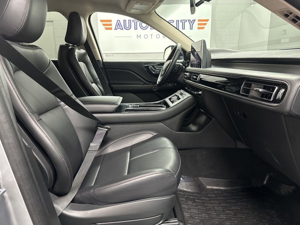 Used 2024 Lincoln Aviator AWD w/ Premium Package image 19