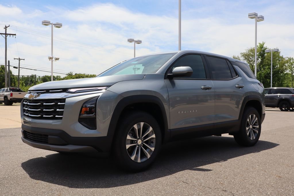 New 2026 Chevrolet Equinox LT w/ Convenience Package II AWD/4WD image 8