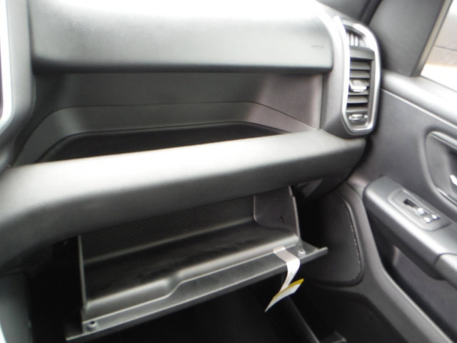 New 2026 RAM 1500 Express AWD/4WD image 36