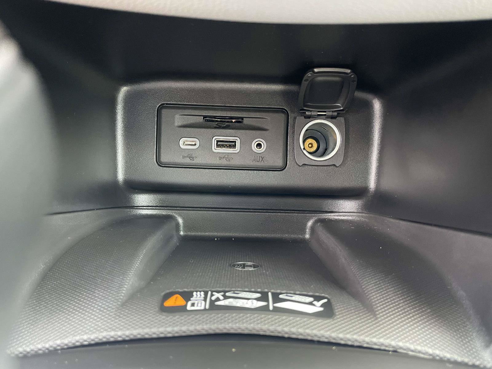 Used 2019 Chevrolet Equinox Premier FWD image 23