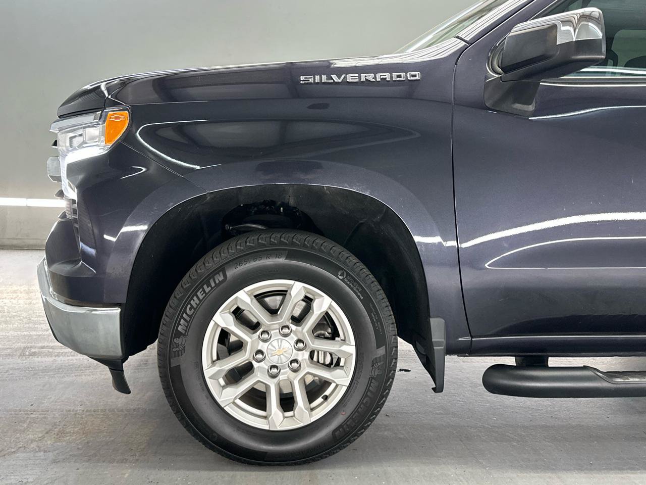 Used 2024 Chevrolet Silverado 1500 LT AWD/4WD image 4
