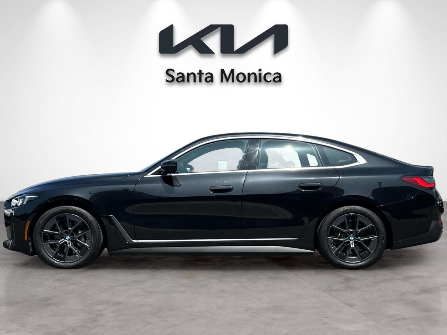 Used 2025 BMW i4 xDrive40i w/ Parking Assistance Package AWD/4WD image 3