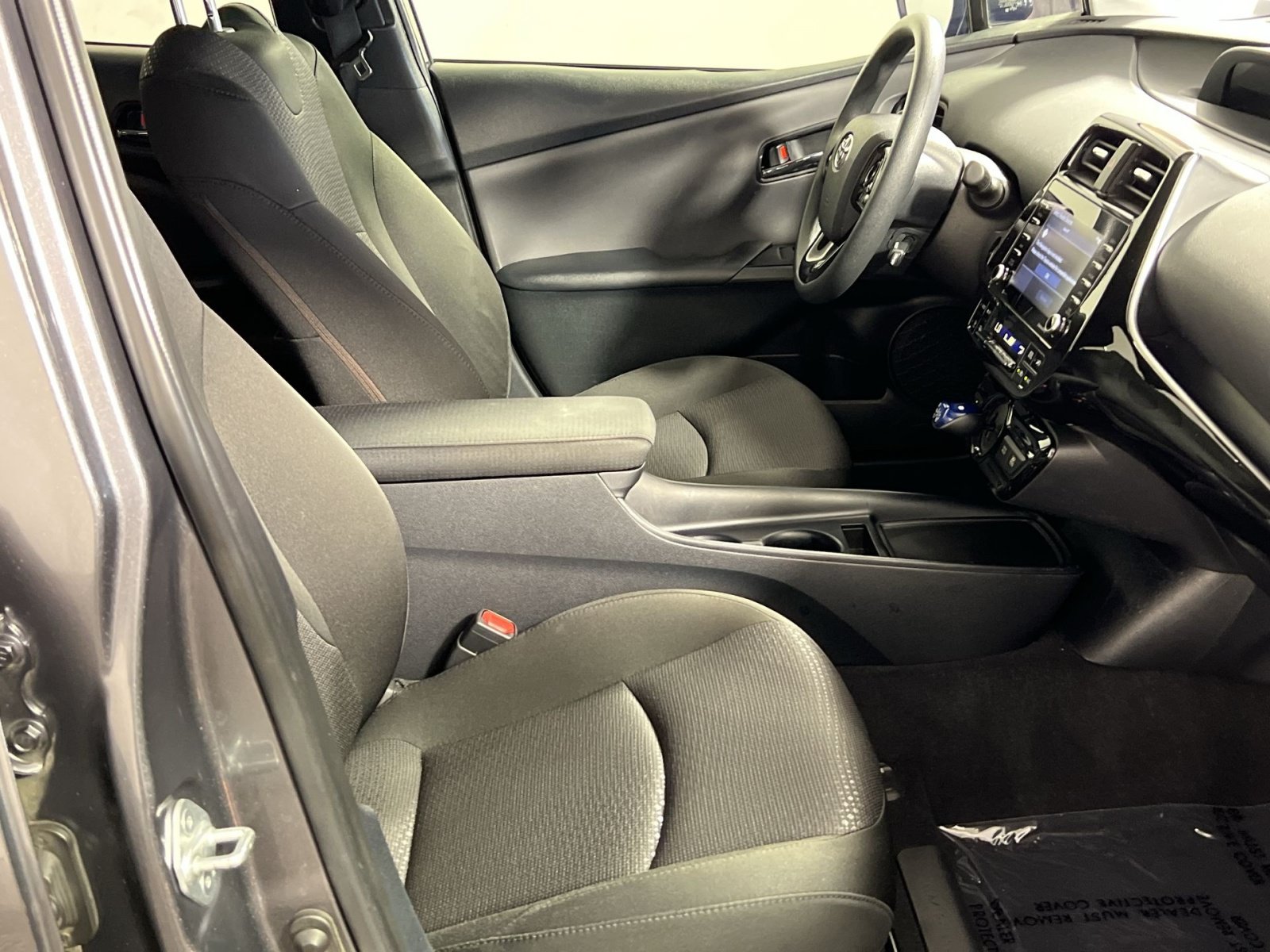 Used 2021 Toyota Prius LE w/ Carpet Mat Package (TMS) FWD image 28