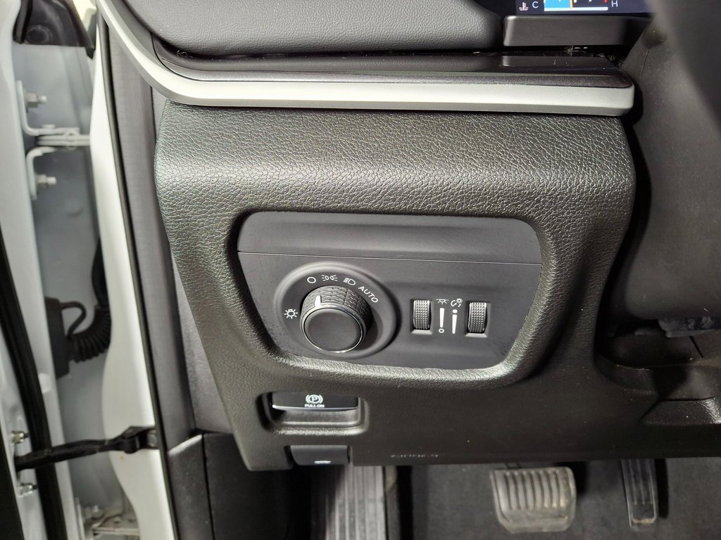 Used 2022 Jeep Grand Cherokee L Laredo image 15