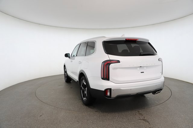Used 2023 Kia Telluride EX w/ EX Captain's Chair Package image 12
