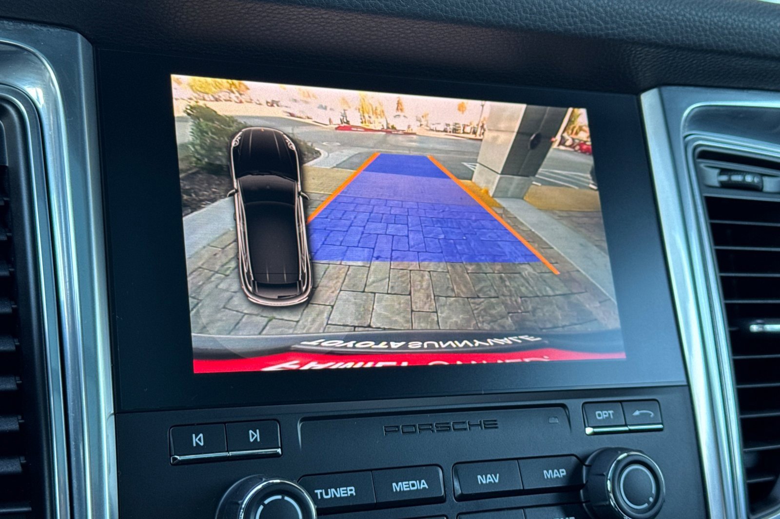 Used 2017 Porsche Macan image 23