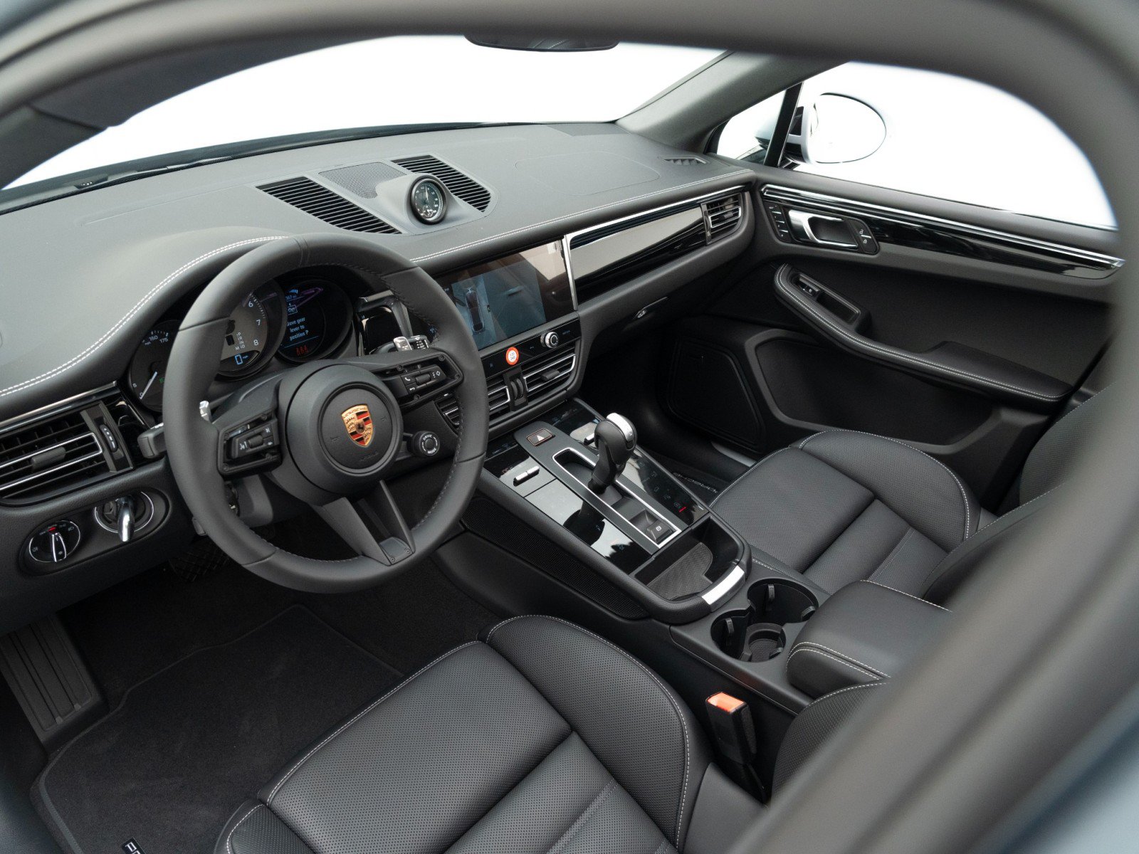 New 2026 Porsche Macan S AWD/4WD image 4