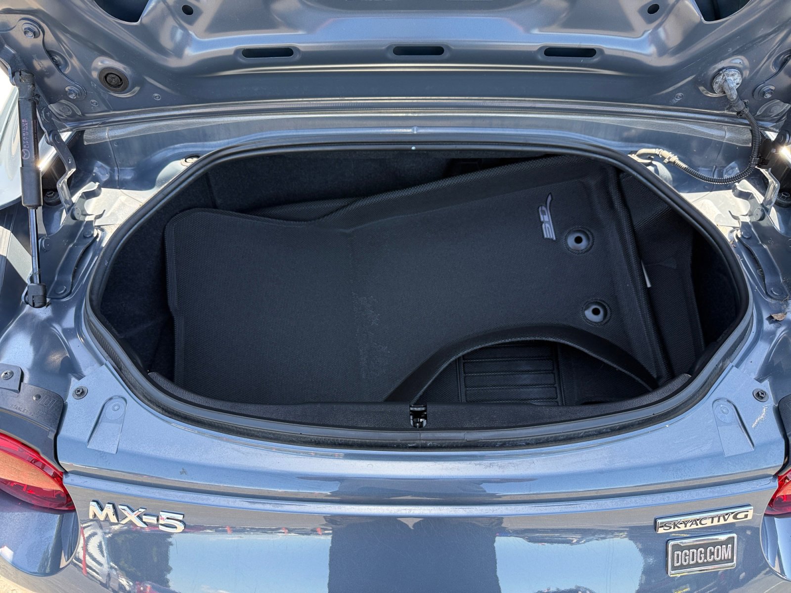 Certified 2021 MAZDA MX-5 Miata RF Grand Touring RWD image 16