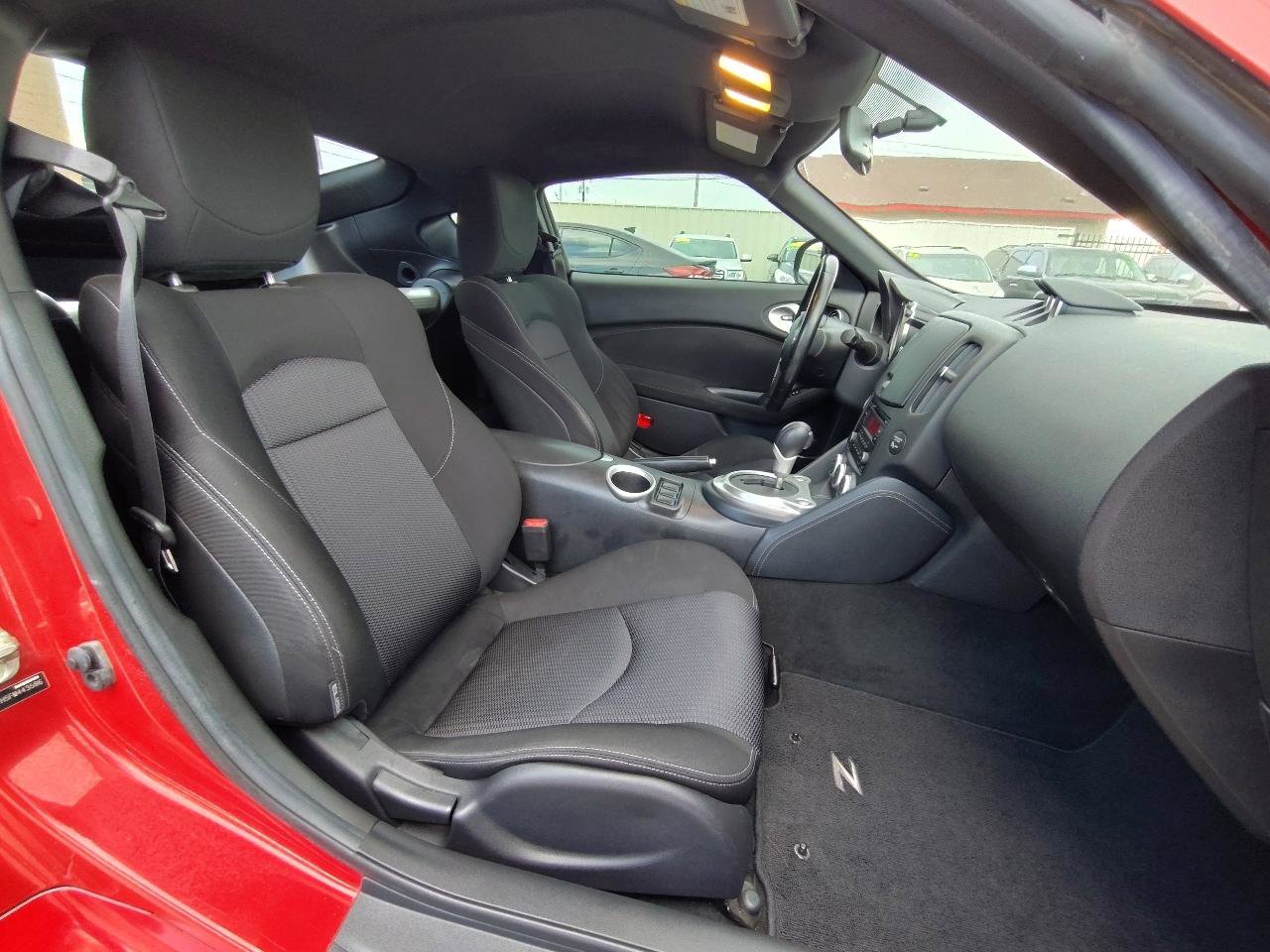 Used 2015 Nissan 370Z Coupe image 27