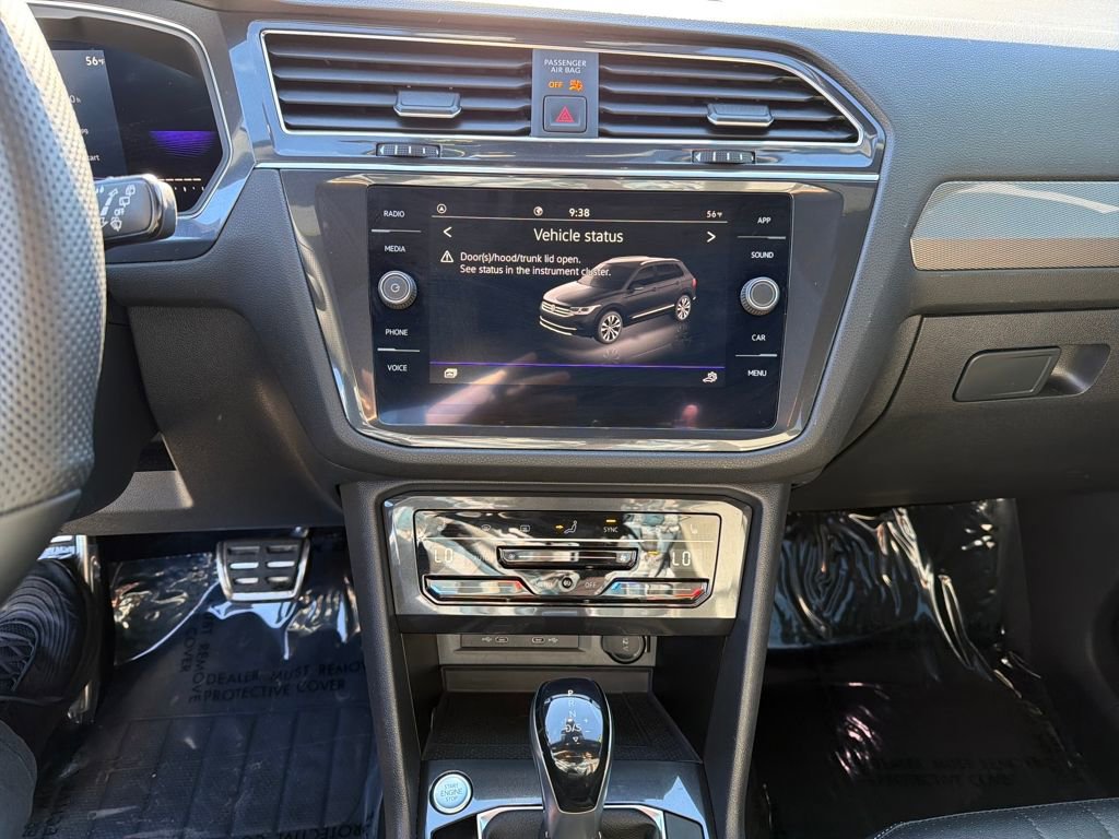 Used 2022 Volkswagen Tiguan SE R-Line image 26