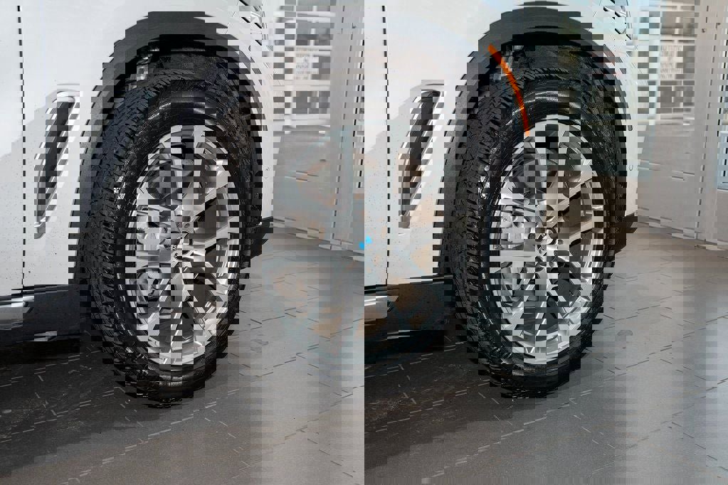 Used 2022 BMW X5 xDrive40i w/ Premium Package image 6