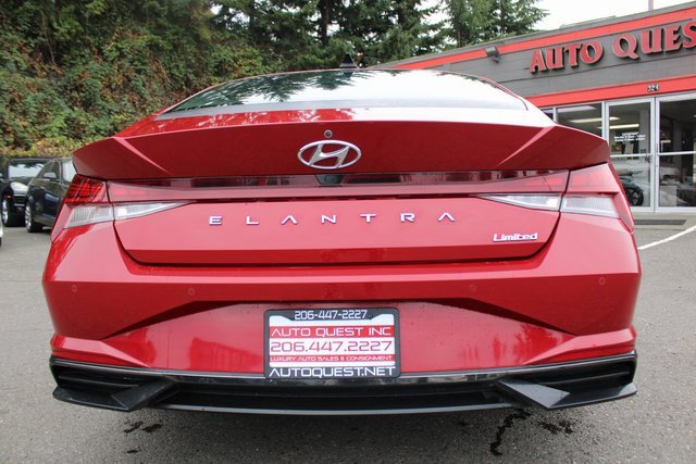 Used 2022 Hyundai Elantra Limited image 4