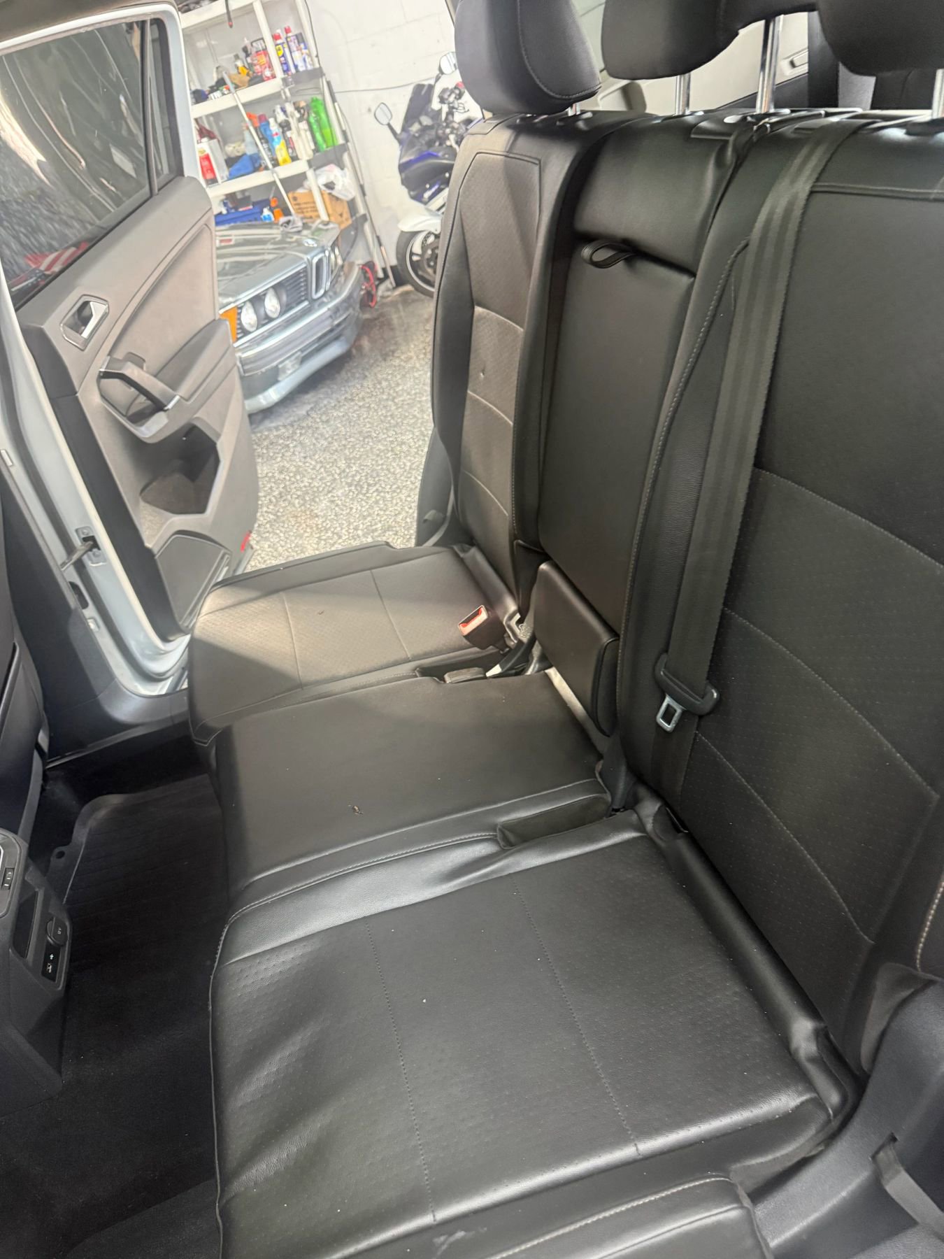 Used 2018 Volkswagen Tiguan SE w/ Panoramic Sunroof Package FWD image 17