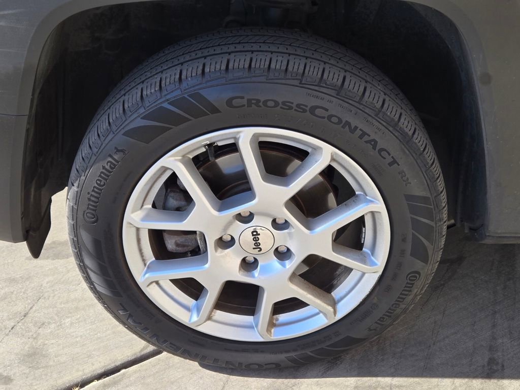 Used 2022 Jeep Renegade Latitude w/ Convenience Group image 5