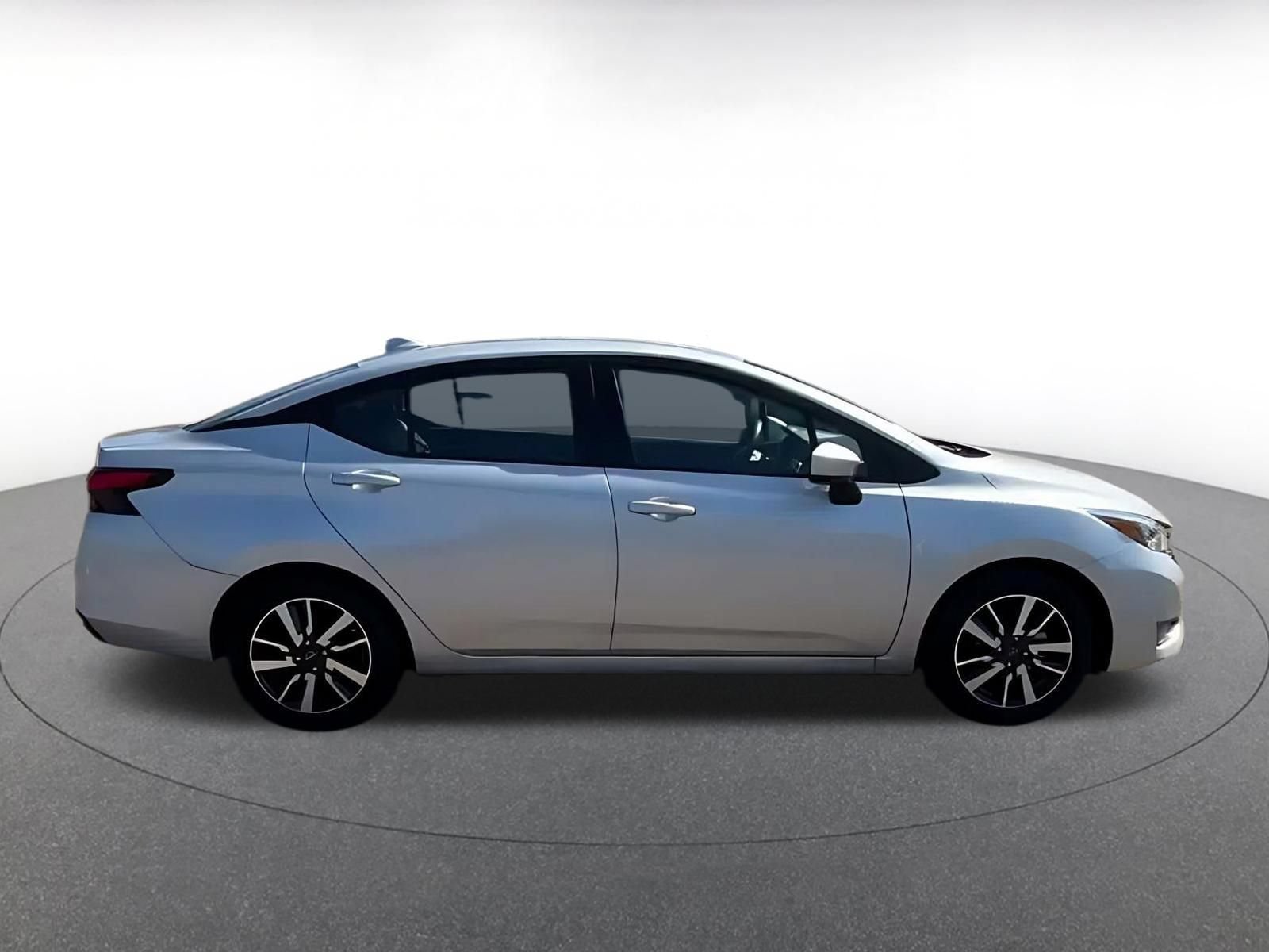 Used 2025 Nissan Versa SV FWD image 15