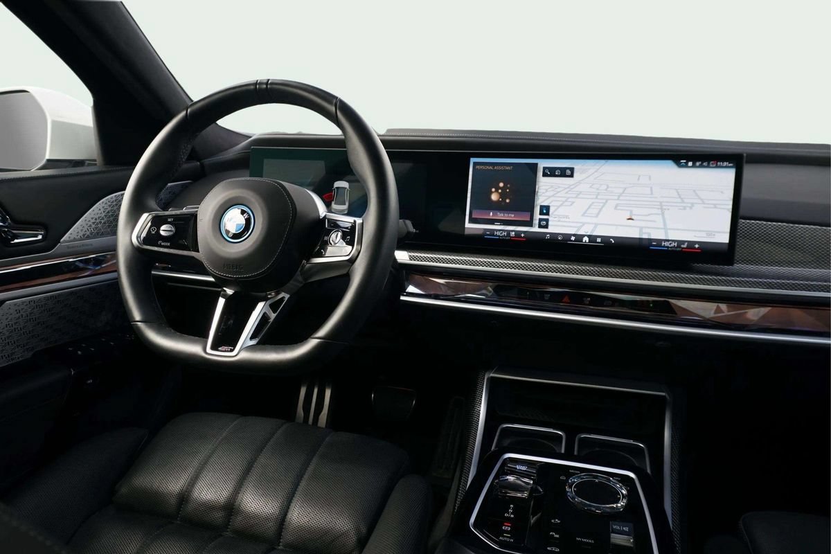 Used 2023 BMW i7 xDrive60 w/ Executive Package 2 AWD/4WD image 25