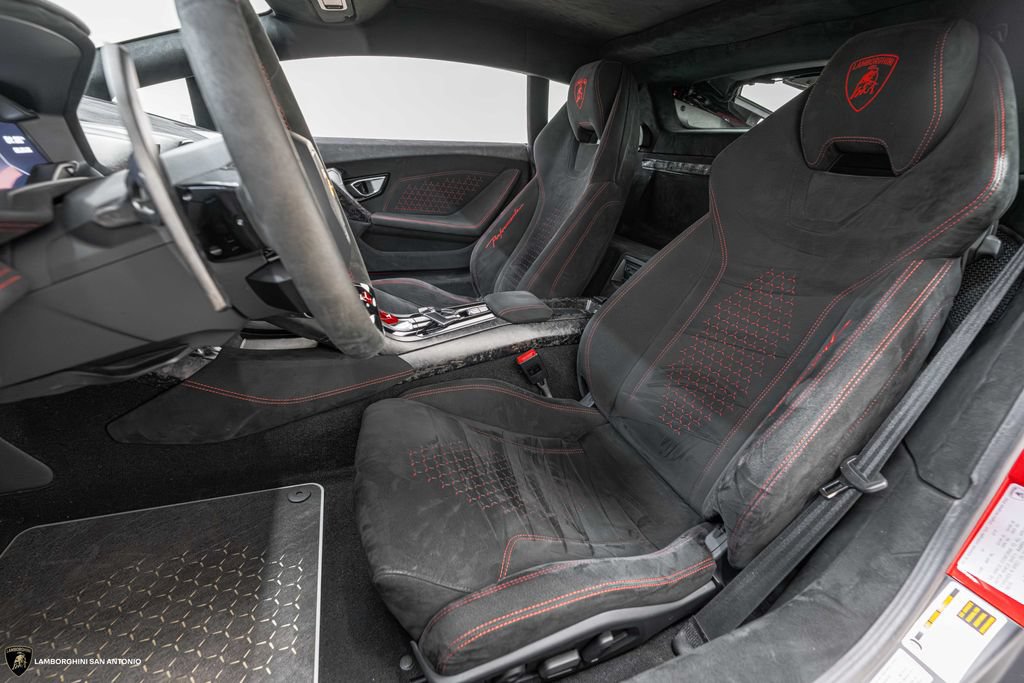 Used 2018 Lamborghini Huracan Performante AWD/4WD image 26