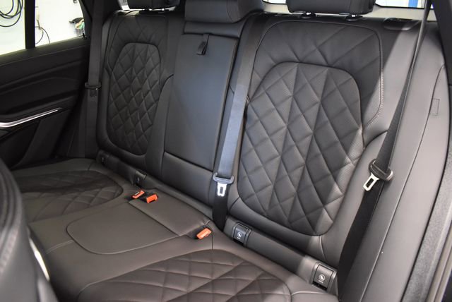 New 2026 BMW X5 M60i w/ Climate Comfort Package image 7