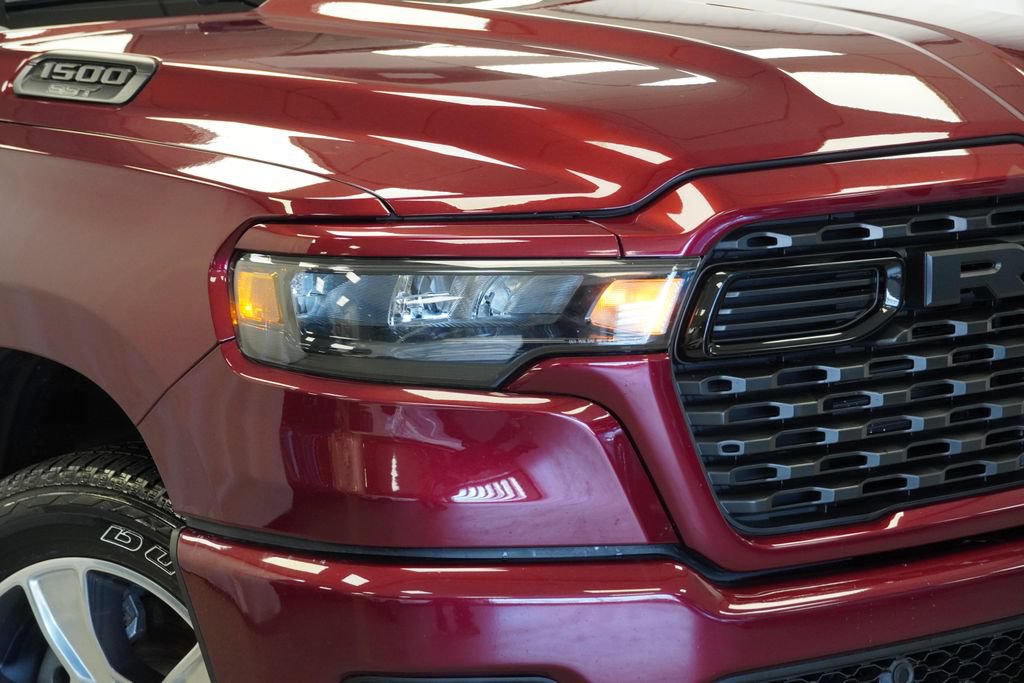Certified 2025 RAM 1500 Tradesman AWD/4WD image 6