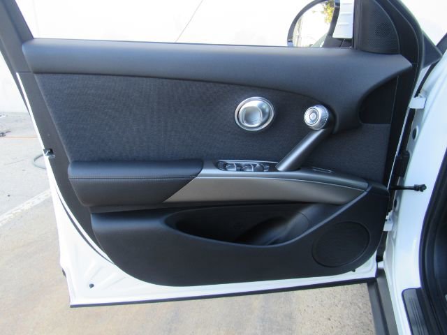 Used 2024 Genesis GV60 RWD image 15