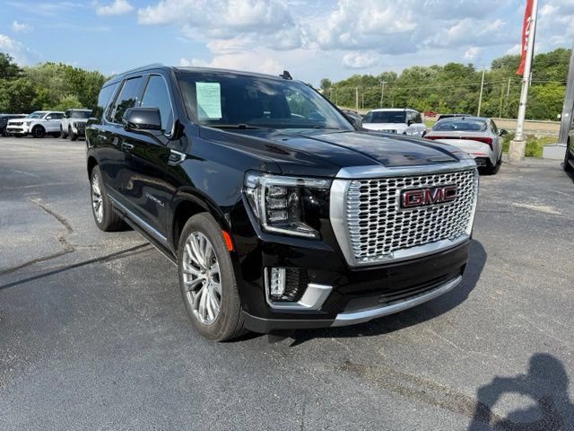 Used 2024 GMC Yukon Denali w/ Advanced Technology Package AWD/4WD image 3