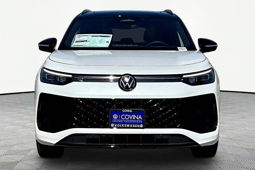 New 2026 Volkswagen Tiguan SE R-Line FWD image 2