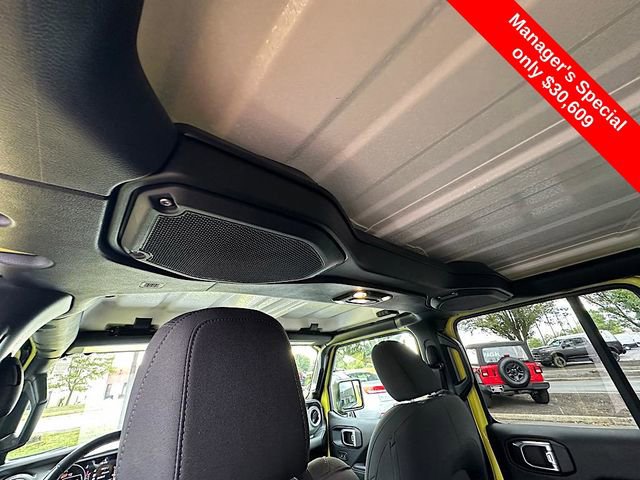 Used 2022 Jeep Wrangler Unlimited Sahara w/ Cold Weather Group image 18