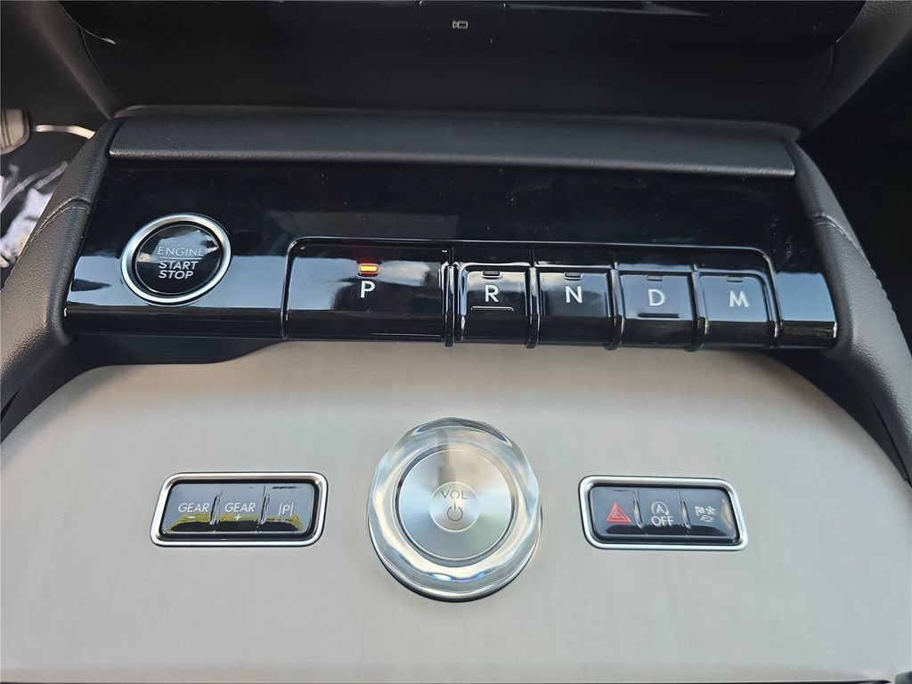 New 2027 Lincoln Navigator Premiere RWD image 21
