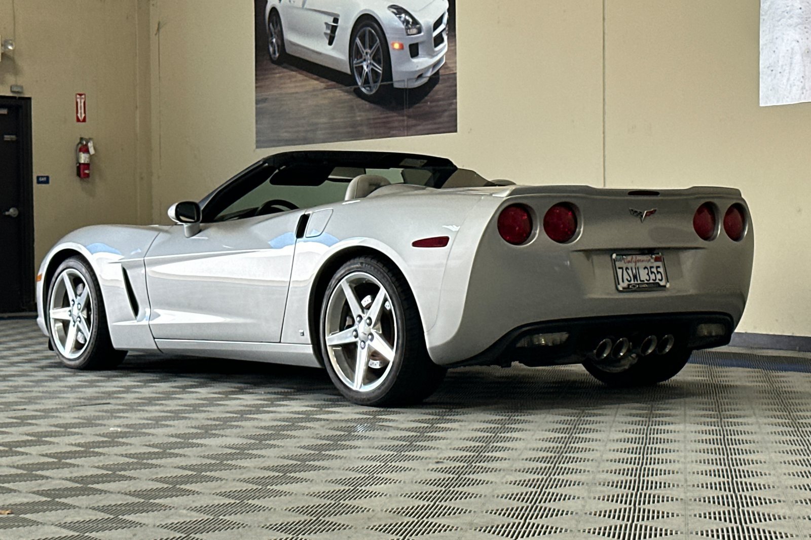 Used 2007 Chevrolet Corvette Convertible w/ Preferred Equipment Group RWD image 6